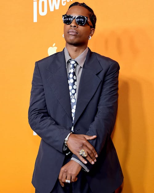 کراوات مشابه ریانا و ایسپ راکی