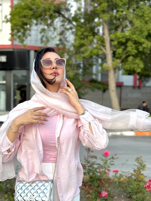 استایل صورتی میترا رفیع