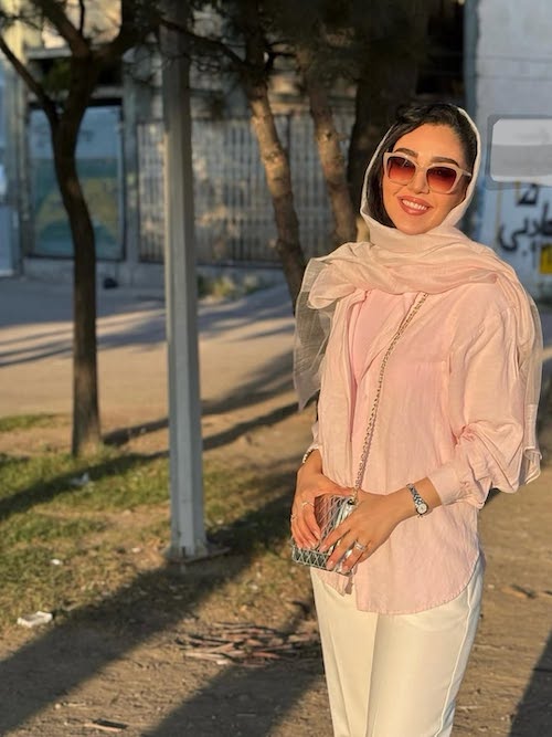 استایل صورتی میترا رفیع