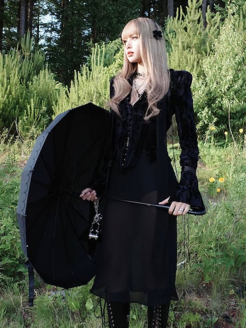 استایل گوتیک لیسا