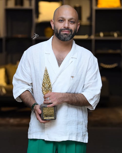 صابر ابر و ظرافتی در خدمت هویت شخصی