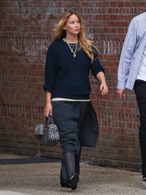 استایل راحت و مشکی جنیفر لارنس