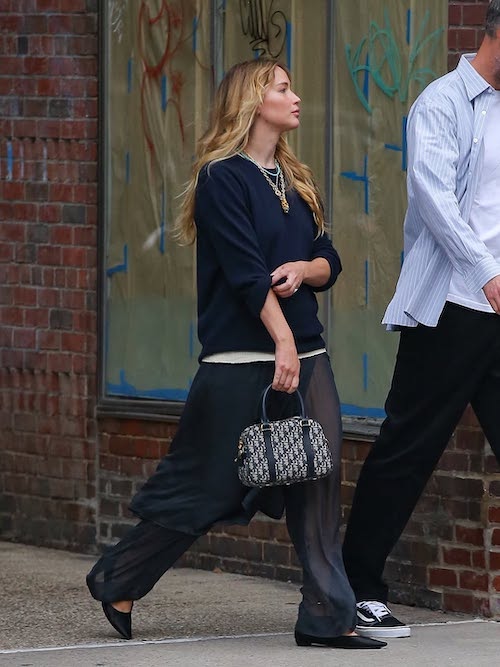 استایل راحت و مشکی جنیفر لارنس