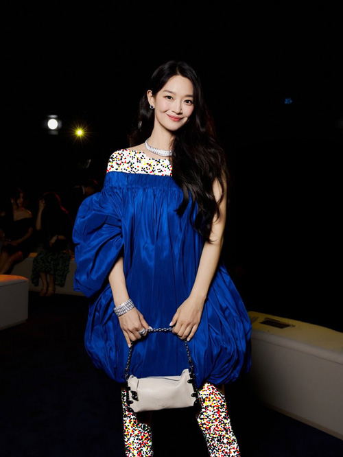 پیراهن آبی شین مین آ