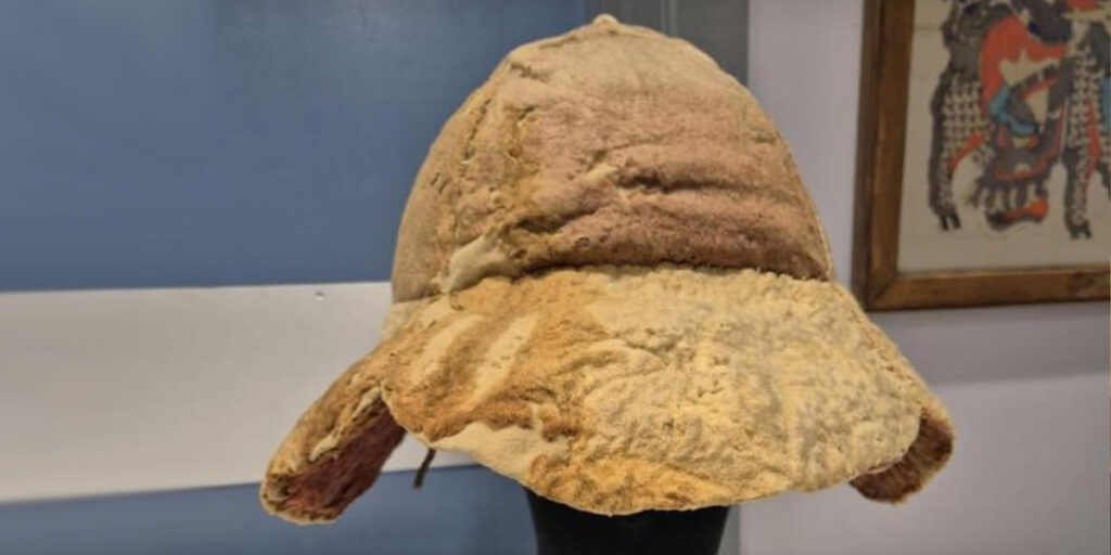 کلاه یک سرباز رومی که بعد از دو هزار سال مرمت شد