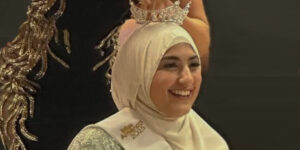 این زن محجبه به عنوان زیباترین زن سال 2025 انتخاب شد