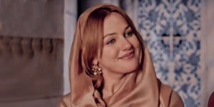 خرم سلطان مشهور با این لباس مجلسی شیک تولد 43 سالگی‌اش را جشن گرفت