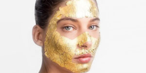 واقعا گذاشتن طلا روی پوست فایده دارد؟ پاسخ تمام سوالات ذهن شما درباره طلا اینجاست!