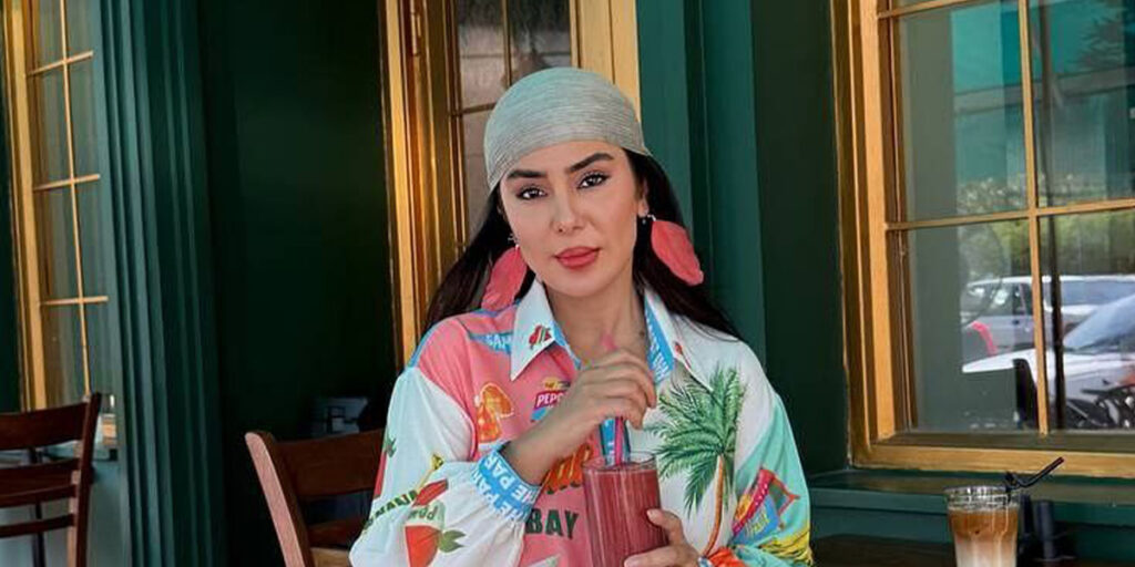 بازیگر سریال نون خ با استایلی جنجالی در امارات دیده شد