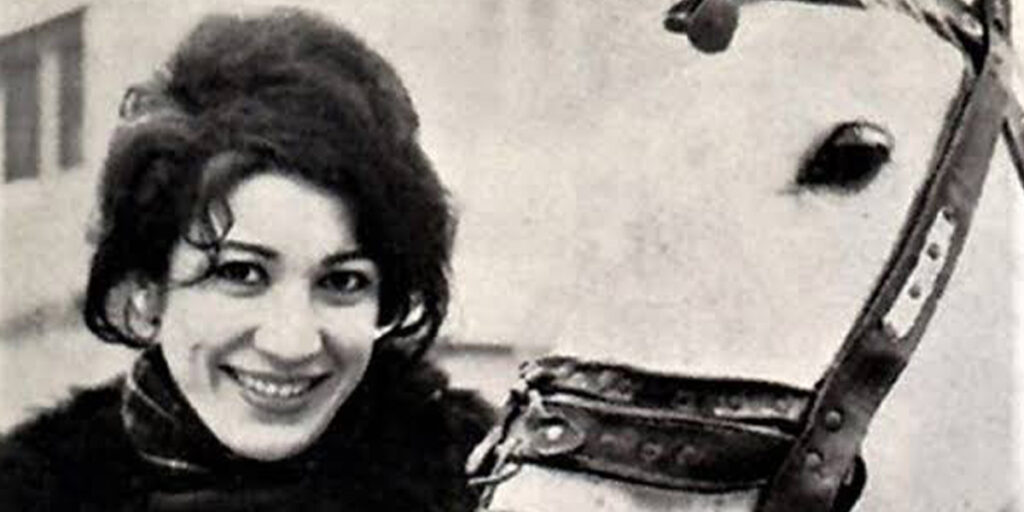 تصویری خیره‌کننده از استایل گاوچرانی فروغ فرخزاد که بعد از سال‌ها لو رفت