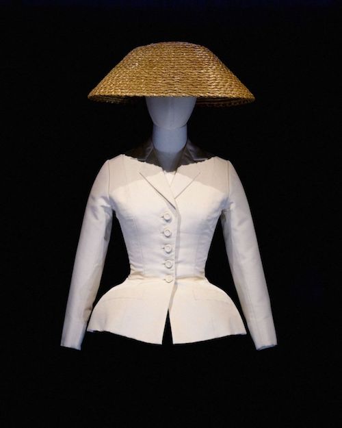 چین کمر در لباس‌های کلاسیک