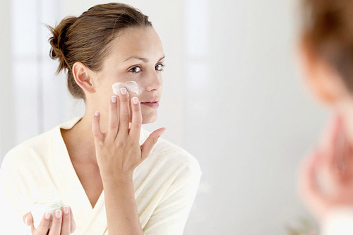 تاثیر محصولات مراقبتی بر پوست