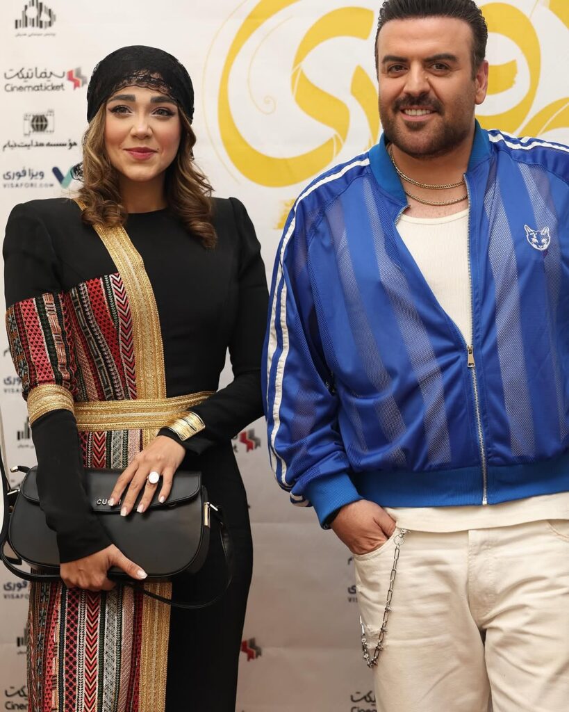 سویی‌شرت آبی بهرنگ علوی