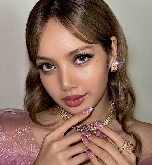 مانیکورهای صورتی لیسا