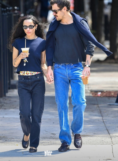 کفش فلت مشکی در استایل سلبریتی‌ها