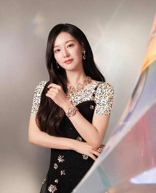 کیف قلبی‌شکل کیم جی وون