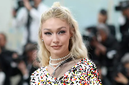 جی‌جی حدید در نقش راپونزل