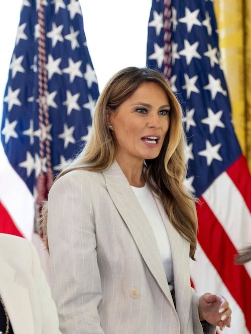 کت و شلوار گشاد ملانیا ترامپ