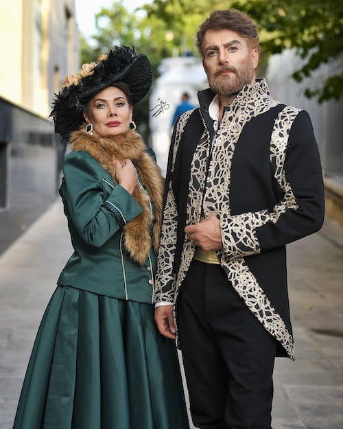 عاطفه رضوی در پشت‌صحنه نمایش فردریک