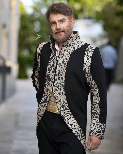 حامد کمیلی در پشت‌صحنه نمایش فردریک