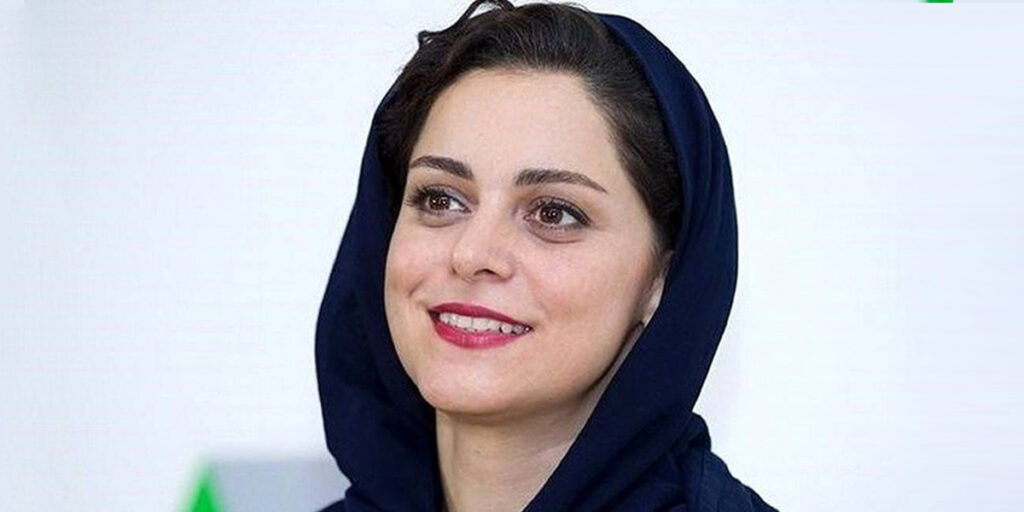 غزل شاکری با پیراهنی غرق در گل‌ها؛ چقدر با این لباس‌ها زیباترید خانم شاکری!