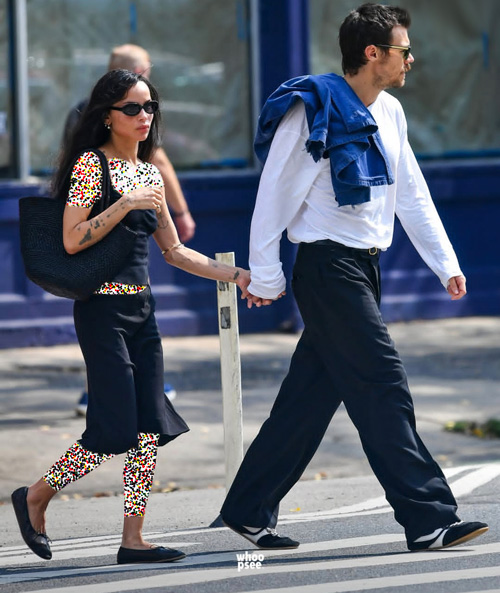 کفش فلت مشکی در استایل سلبریتی‌ها