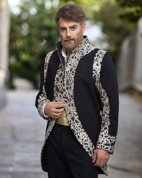 حامد کمیلی در پشت‌صحنه نمایش فردریک