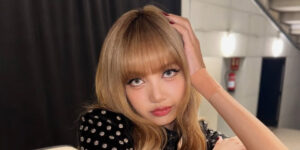 لباسی پشمکی که کاربران را انگشت به دهان گذاشت؛ لیسای بلک پینک باز هم گل کاشت