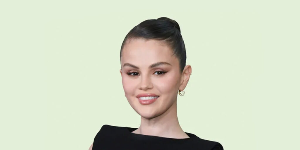 مانیکور ساده سلینا گومز در مراسم امی، جذاب‌ترین ایده ناخن نود امسال