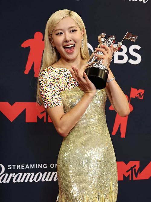 پیراهن درخشان رزی