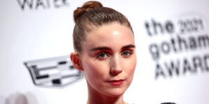 ساده اما جنجالی؛ رونی مارا قوانین فرش قرمز را نادیده گرفت