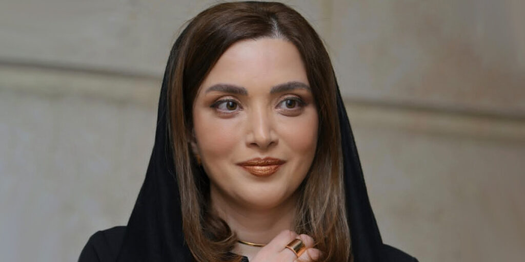 استایل ساده اما لوکس بهنوش طباطبایی با کیف ۲۷۰ میلیونی گوچی