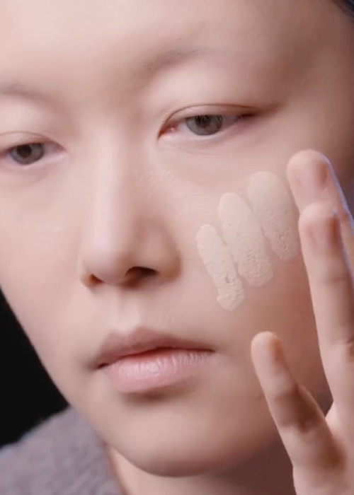 بلاگری متفاوت در دنیای گریم و اینستاگرام