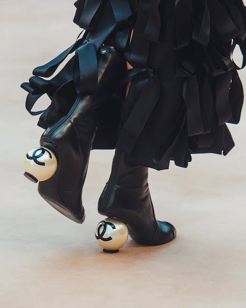 کفش‌‌های عجیب بویونگ