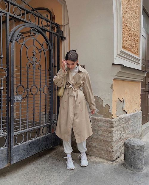 استایل با ترنچ‌کت بلند کرمی