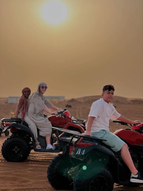 بیرانوند و خانواده‌ در دبی