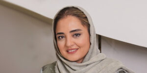 نرگس محمدی با این استایل در پس کوچه‌های روستایی در فرانسه شکار شد