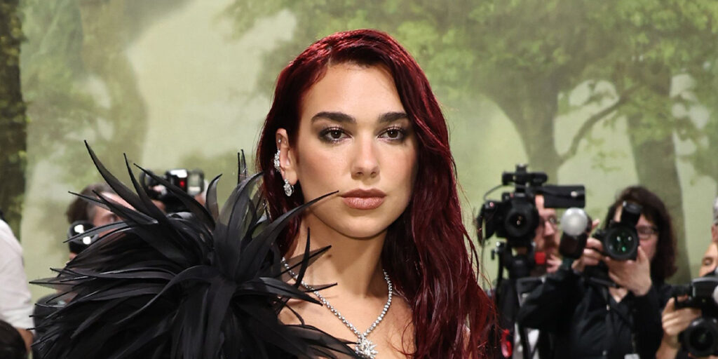 دامنی که شما عمرا بپوشید، اما دوا لیپا پوشید و دلبری کرد!