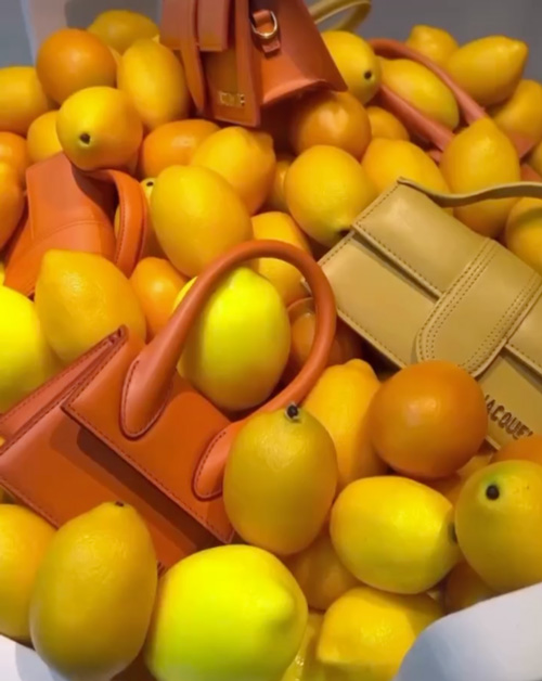 خوراکی‌ها در تبلیغ ژکموس