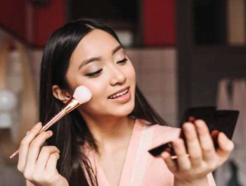 رژگونه مناسب فرم صورت