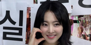 کت و دامنی که فکرش را هم نمی‌کردید بر تن ستاره مشهور کره‌ای تا این حد بدرخشد!