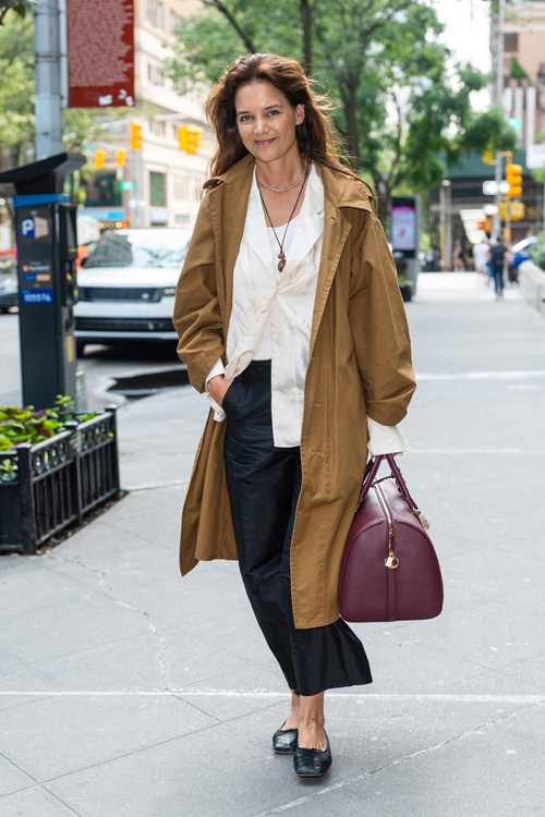 کفش فلت مشکی در استایل سلبریتی‌ها