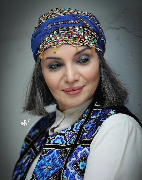 استایل سفید و آبی الهام پاوه‌نژاد