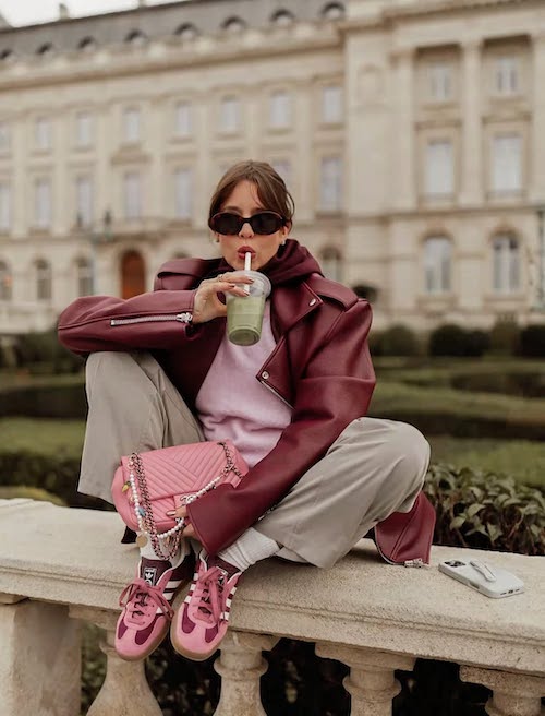 ترکیب صورتی و زرشکی در استایل پاییزی