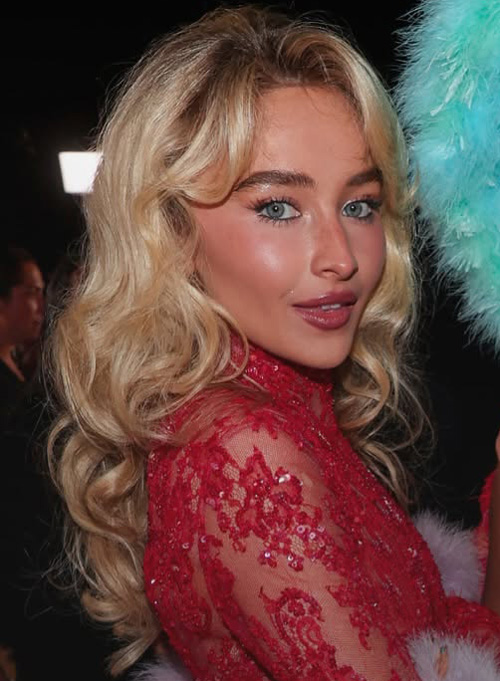 ناخن‌های سابرینا کارپنتر