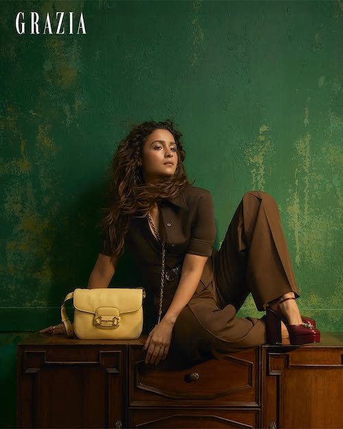 آلیا بات روی جلد مجله