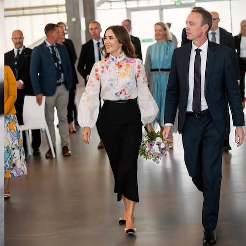 لباس مشترک ملکه مری و دخترش