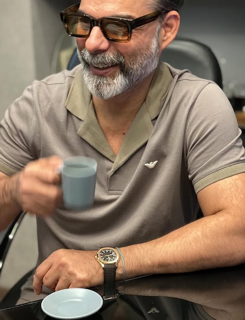 ساعت قهوهای پیمان معادی