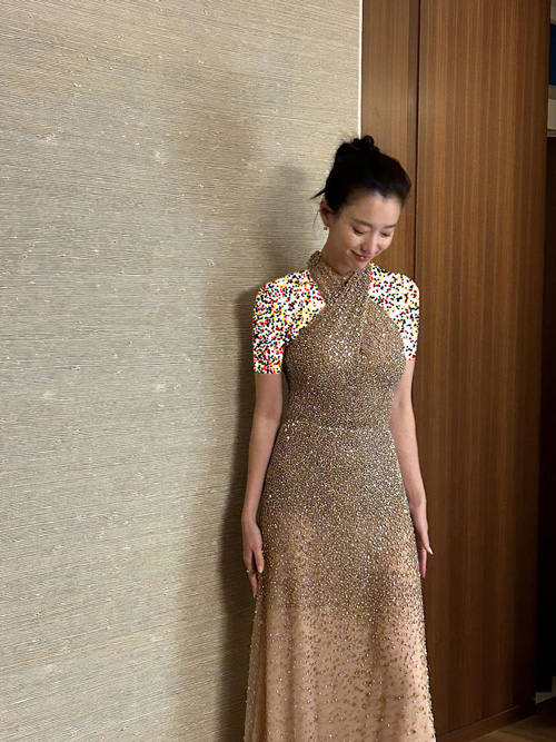 پیراهن طلایی هان هیو جو