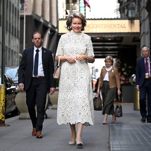 پیراهن سفید ملکه ماتیلده بلژیک